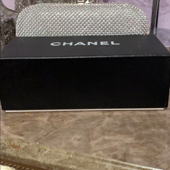 Chanel box - Picture 2 of 5